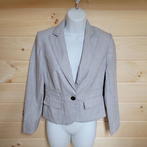 Ann Taylor Loft Petite Cream Blazer, size 2p - Picture 1 of 4